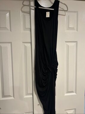 Black Twist-Detail Sleeveless Dress